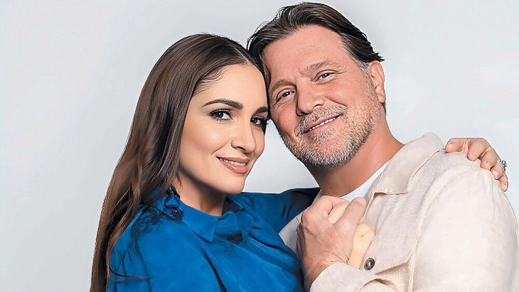 René Strickler,  junto a su pareja Rubí Cardozo