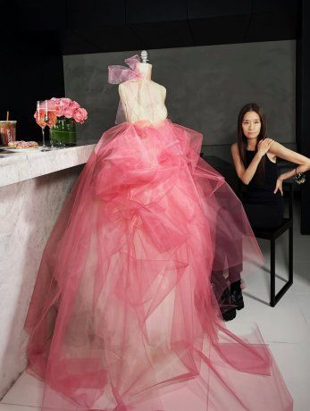 Wang es una de las figuras más buscadas por las estrellas de Hollywood. Wang es una de las figuras más buscadas por las estrellas de Hollywood.