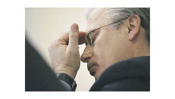 Baltasar Garzón fue hallado culpable en una de las tres causas que tramitaban ante el Tribunal Supremo. Apelará el fallo que lo inhabilitó por 11 años.