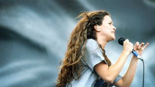 alanis morissette revelo que fue abusada sexualmente cuando tenia 15 anos