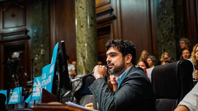 El legislador porteño Juan Manuel Valdés propone que el Gobierno porteño aumente el precio de las concesiones.