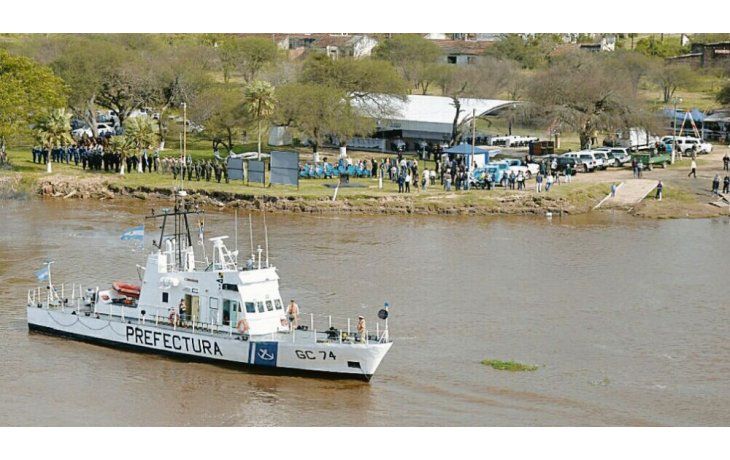 Patrullaje. El operativo comenzó a realizarse en la localidad de Puerto Bermejo, sobre el río Paraguay, que separa los dos países.