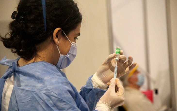 Europa: la EMA dice que dos dosis de vacuna Covid-19 son cruciales contra variante Delta