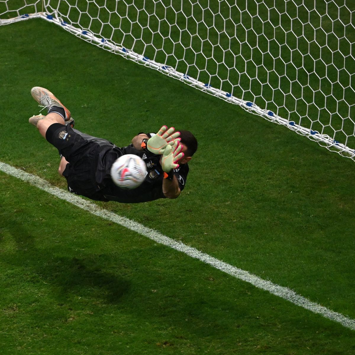 La Tanda De Penales Que Convirtio A Martinez En La Figura De La Noche