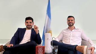 Pablo y Juan Manuel Martelli, creadores de General Water, la compañía que nació en Carhué investigando cómo eliminar el arsénico del agua y hoy prepara una nueva planta industrial en Cañuelas. Pablo y Juan Manuel Martelli, creadores de General Water, la compañía que nació en Carhué investigando cómo eliminar el arsénico del agua y hoy prepara una nueva planta industrial en Cañuelas.