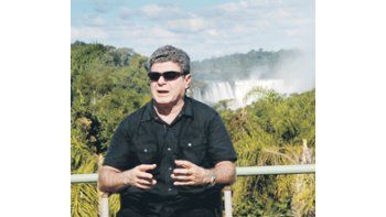Gustavo Santaolalla en Iguazú: Forbes publicó que su fortuna, después de ganar dos veces el Oscar, asciende a u$s 7 millones, pero él lo niega categóricamente.