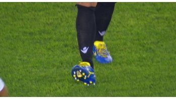 Los botines que Sand lució en el Monumental.