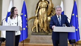 El presidente finlandés, Sauli Niinistö, en una rueda de prensa conjunta con la primera ministra, Sanna Marin.
