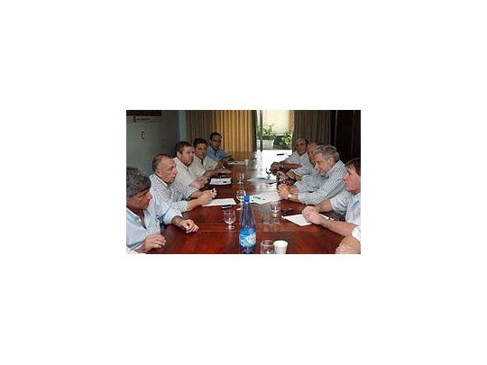 Los representantes de las entidades del campo se reunieron esta tarde en el segundo piso de la sede porteña de Confederaciones Rurales Argentina.
