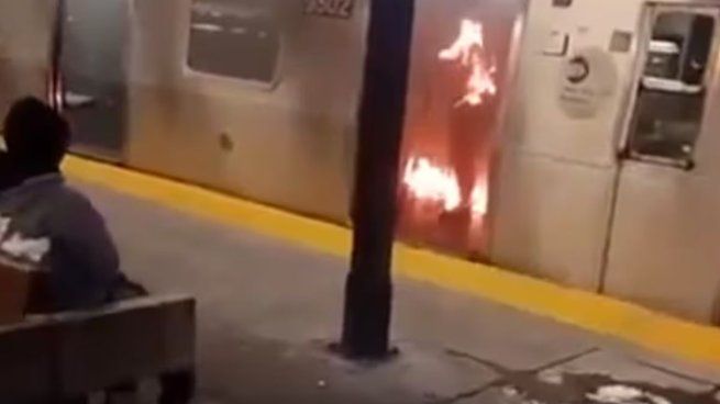 Un hombre prendió fuego a una mujer en el interior de un subte neoyorquino&nbsp;