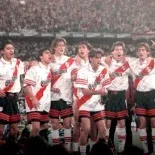 Fue figura en el Millonario, pero sus primeros pasos fueron en el Xeneize. Fue figura en el Millonario, pero sus primeros pasos fueron en el Xeneize.