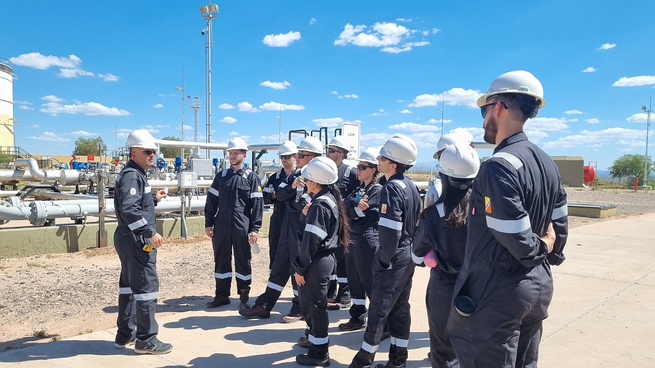 La convocotaria es para postularse para sumarse a los equipos de Exploración & Producción o áreas Staff.