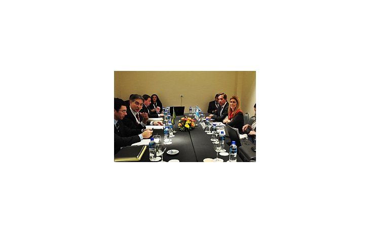Los ministros de Industria, Débora Giorgi, y Fernando Pimentel, mantuvieron un encuentro paralelo a la cumbre del Mercosur que se celebra en Mendoza.