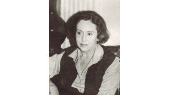 Martha Mercader, autora de éxitos como «Juanamanuela, mucha mujer», ensayista, ex funcionaria y legisladora, murió el miércoles, pero sus familiares dieron a conocer la noticia ayer.