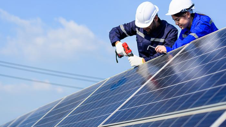 CFE impulsa la instalación de sistemas solares que permiten reducir el gasto eléctrico en miles de hogares. CFE impulsa la instalación de sistemas solares que permiten reducir el gasto eléctrico en miles de hogares.