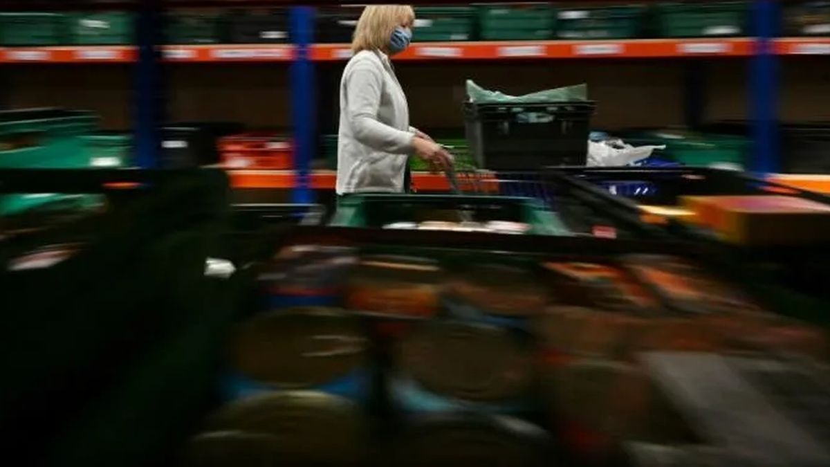 Warm up or eat, the dilemma for some Britons in the face of skyrocketing prices