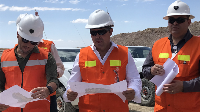 El gobernador de San Juan, Marcelo Orrego, y Juan Pablo Perea, ministro de Minería provincial, recorrieron la mina Gualcamayo.&nbsp;&nbsp;