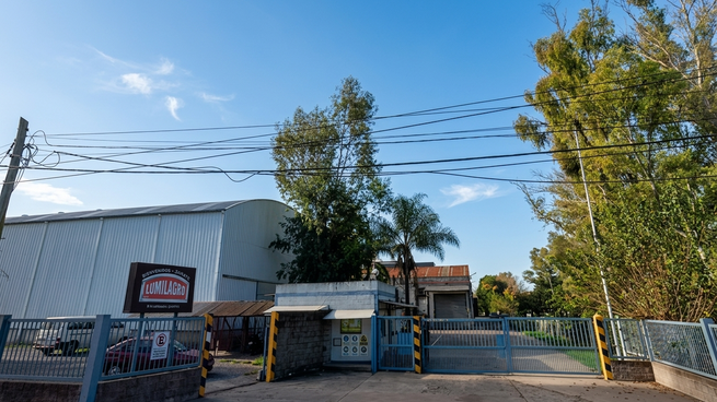 En la planta de Tortuguitas mantienen una producción acotada de termos de acero y avanzan en la personalización de productos, mientras evalúan si las botellas térmicas se fabricarán en el país o continuarán importándose