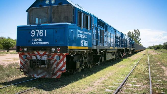 El Gobierno anunció avances en la privatización de los trenes de carga. 