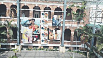 ámbito.com | El Museo de Arte Contemporáneo de Puerto Rico alberga la muestra “Re-Collections” de Carlos Betancourt, uno de los exponentes más poderosos de la vanguardia latinoamericana.