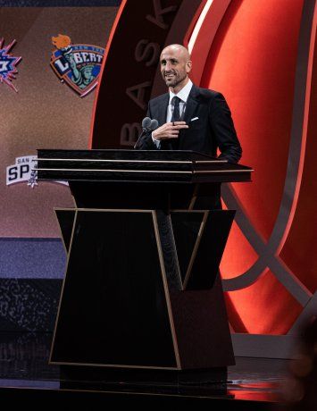 manu-ginobili-salon-la-famajpg