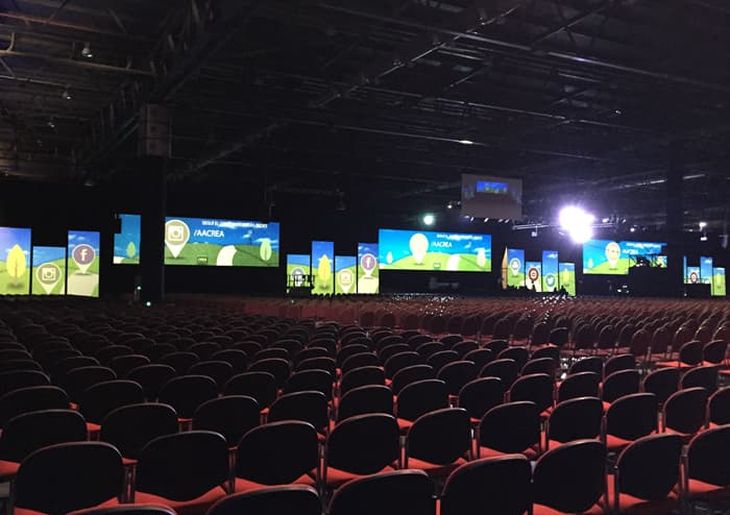 El pabellón amarillo de La Rural fue el escenario de un espectáculo a la altura de la carrera de Luis Miguel. El pabellón amarillo de La Rural fue el escenario de un espectáculo a la altura de la carrera de Luis Miguel.