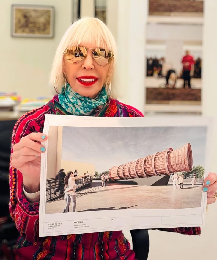 Miles de personas esperaron el encendido de la “Torre de Pisa de Spaghettis” de Marta Minujín, obra que inauguró oficialmente la 21° edición de La Noche de los Museos. Miles de personas esperaron el encendido de la “Torre de Pisa de Spaghettis” de Marta Minujín, obra que inauguró oficialmente la 21° edición de La Noche de los Museos.