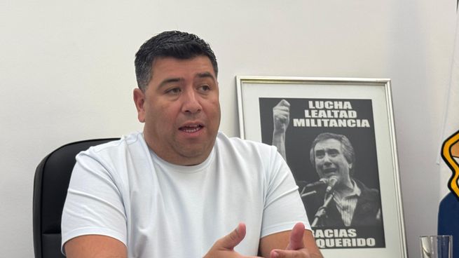 CGT y CTA rechazaron la oferta empresarial por el salario mínimo, considerándola irrisoria. Jerónimo amenazó con un paro.