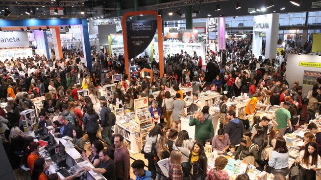 La institución hoy cumple cincuenta años: merece educación, merece estar a la altura. Pero el público tiene su libertad”, recalcaron desde la Fundación El Libro.