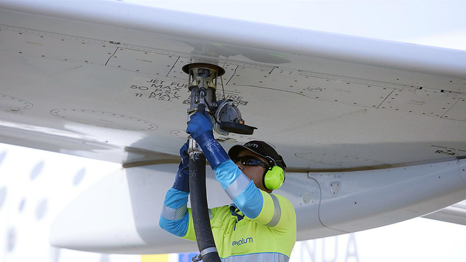 Biocombustible para aviones. Con Santa Fe Bio, Argentina da un paso relevante hacia la transición energética en el transporte aéreo y abre la puerta a un negocio con fuerte potencial exportador.