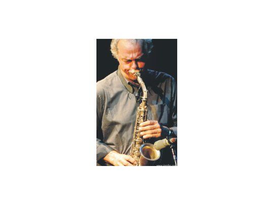 Ligado a nuestro país desde hace 30 años, el saxofonista austríaco Karlheinz Miklin vuelve a Buenos Aires para brindar dos conciertos con su Quinteto Argentina, en Thelonius y el Cultural San Martín.