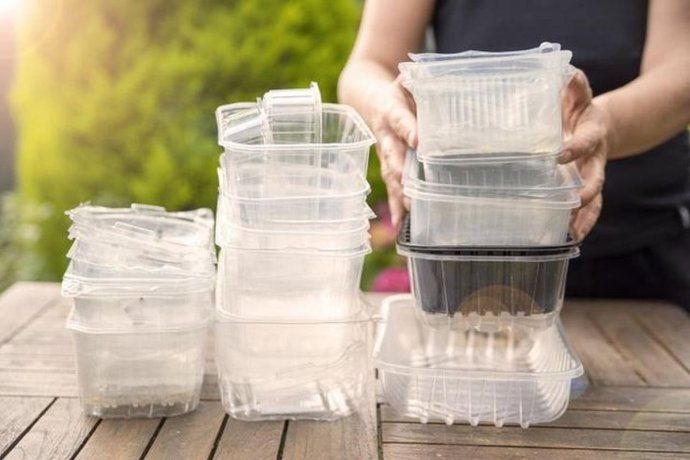 Plastic packaging leaks chemicals linked to breast cancer into food