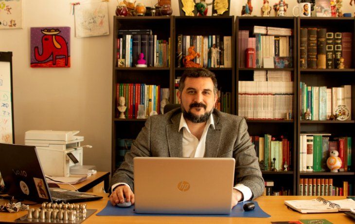 disenan un programa de formacion profesional en el ambito legal y contable para generar empleo