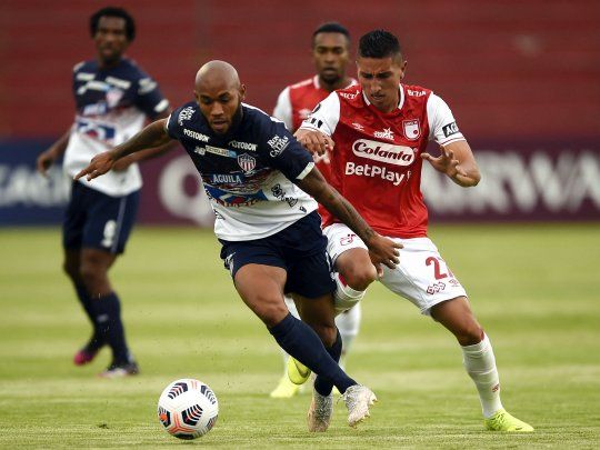 Junior no pudo con Independiente Santa Fe y se quedó afuera de la Copa Libertadores.
