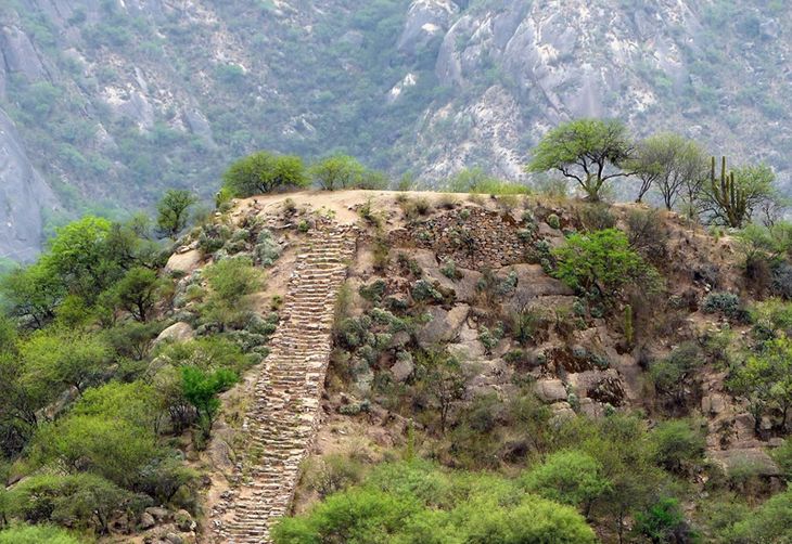 En el departamento de Belén, se encuentra una de los tantos restos arqueológicos incas del país.