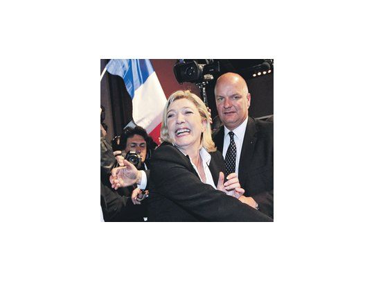 La líder del derechista Frente Nacional francés, Marine Le Pen, ha intentado con esfuerzo lavar la imagen xenófoba y antisemita del partido. Ayer creció en términos de votos, pero aún no luce como una verdadera opción de poder.