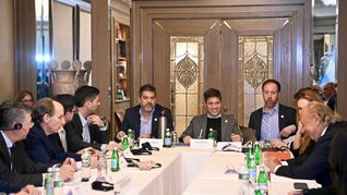 El gobernador busca inversiones para la Provincia de Buenos Aires con referentes de sectores estratégicos.