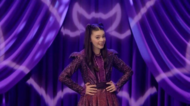 If you liked Merlina, you can’t miss this Disney series: a teenage vampire looking to fit in