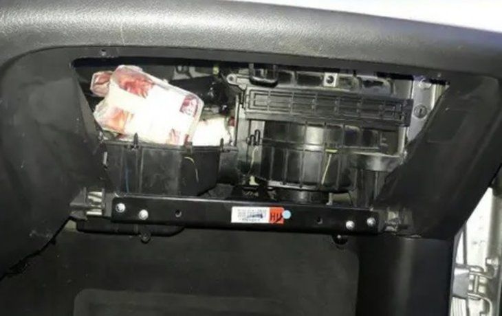 Descubren 10 kilos de cocaína en el aire acondicionado de un micro en Salta