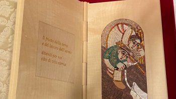 que regalos intercambiaron alberto fernandez y el papa francisco