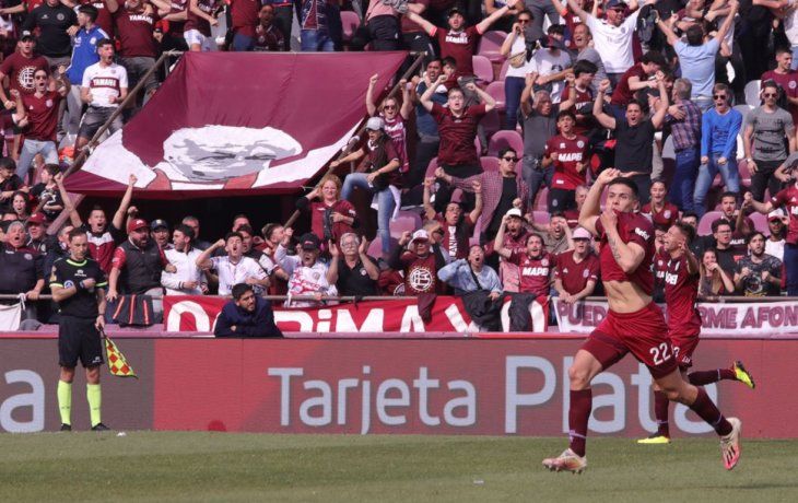 Aire. Lanús volvió al triunfo en la Liga Profesional luego de diez fechas.