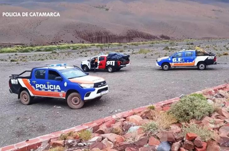 El rescate se realiza bajo severas condiciones meteorológicas. El rescate se realiza bajo severas condiciones meteorológicas.