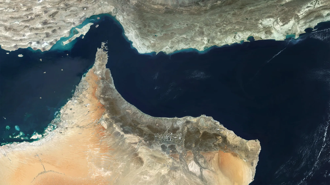 A pesar de las sanciones y el declarado cierre, según Tankertrackers.com desde los ataques del 28 de febrero, Irán ya despachó al menos 12 millones de barriles de crudo por el estrecho de Ormuz (la información surge de fotos satelitales) en barcos pertenecientes a la “Flota Oscura”.