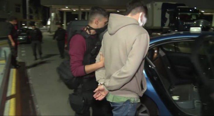 El conductor del vehículo quedó detenido.