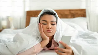 Especialistas explican que evitar visitas puede reflejar necesidad de tranquilidad, introversión o cuidado emocional. Especialistas explican que evitar visitas puede reflejar necesidad de tranquilidad, introversión o cuidado emocional.