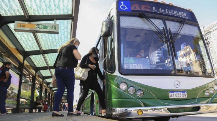 La UTA analiza la posibilidad de un paro de colectivos para enero.