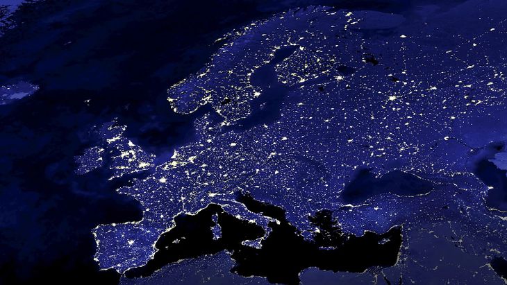 Países como Francia, Grecia y Polonia ya han implementado topes en los precios del petróleo y restricciones en los márgenes de beneficio de las compañías energéticas. Países como Francia, Grecia y Polonia ya han implementado topes en los precios del petróleo y restricciones en los márgenes de beneficio de las compañías energéticas.