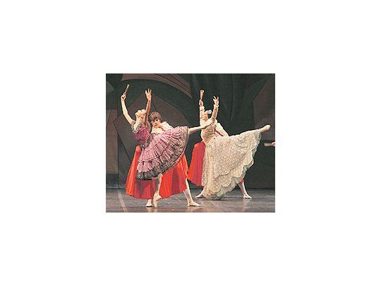 Tras laexcelenteperformancede toda lacompañía delBallet Nacionalde Cuba, unpúblicoemocionadoovacionó a sudirectora, lavenerableAlicia Alonso.
