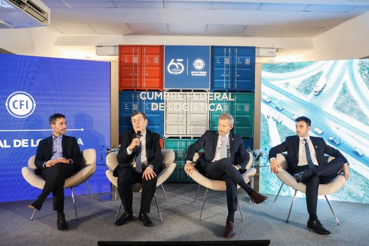 Los gobernadores Gerardo Zamora, Rogelio Frigerio e Ignacio Torres, durante el lanzamiento de la Estrategia Federal Logística. Los gobernadores Gerardo Zamora, Rogelio Frigerio e Ignacio Torres, durante el lanzamiento de la Estrategia Federal Logística.