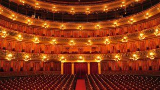 El Teatro Colón desde una perspectiva diferente. El Teatro Colón desde una perspectiva diferente.